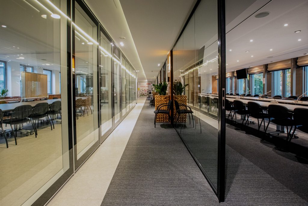 häme eu office, kokoustilat, käytävä, bryssel