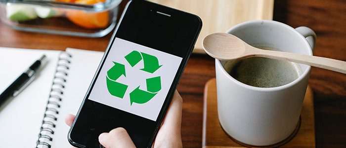 puhelin, kahvikuppi, kierrätyskuvake, aamiainen, kiertotalous