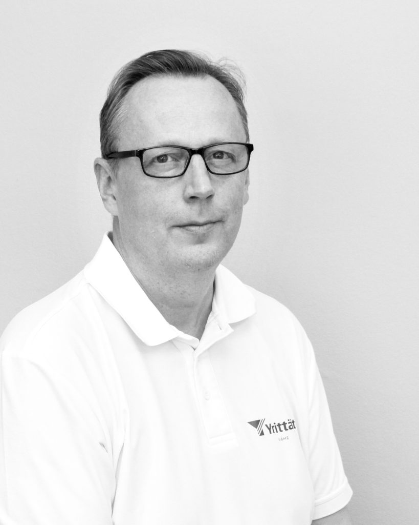 Ihminen mustavalkoisessa kuvassa