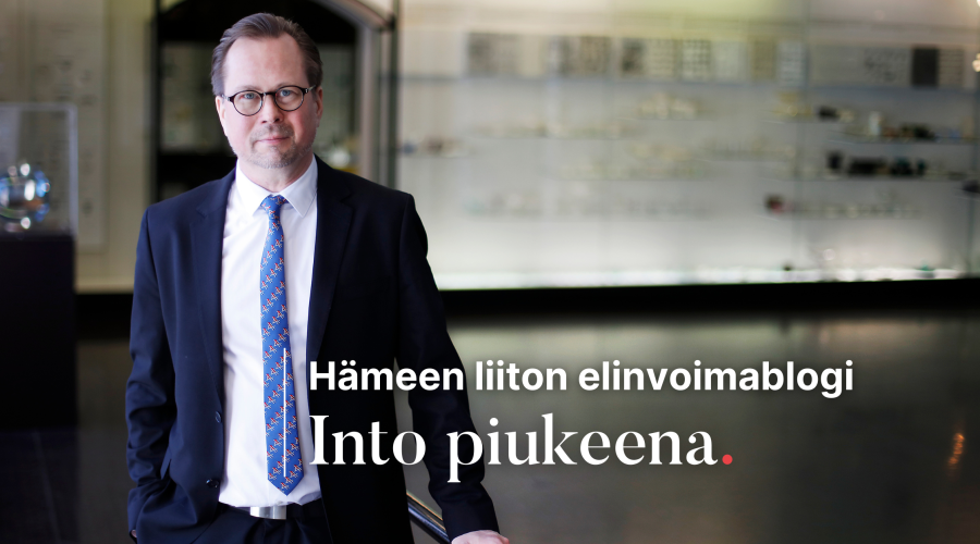 mies, taustakuva, lasimuseo, blogimainos